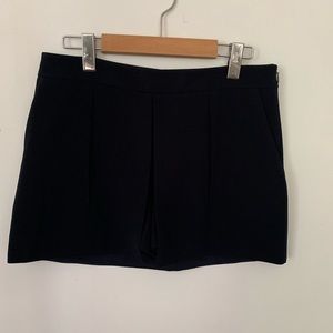 Club Monaco navy blue skort